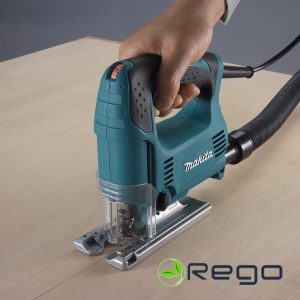 4329K-1.jpg Makita 4329K figūrzāģis 450W, 65mm, 500-3100min-1