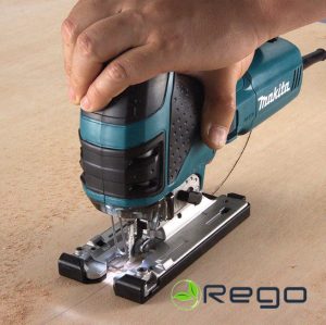 4351FCTJ-1.jpg Makita 4351FCTJ figūrzāģis 720W, 135mm, 800-2800min-1