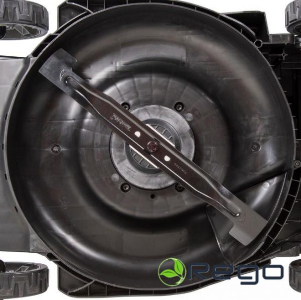 DLM538PG2-1.jpg Makita DLM538PG2 Akumulatora mauriņa pļaujmašīna, 53 cm, 70 L
