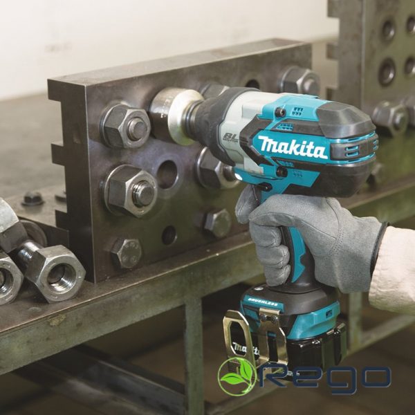 Makita DTW1001Z Uzgriežņu atslēga 18V, 1050Nm, LED3/4