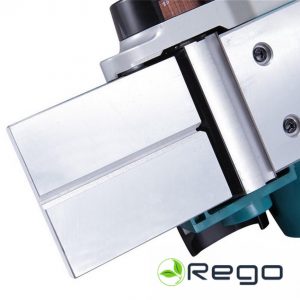 KP0800J-1.jpg Makita KP0800J Elektriskā ēvele 82mm, 0-2,5mm, 620W
