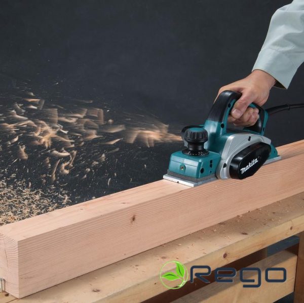 KP0800J-4.jpg Makita KP0800J Elektriskā ēvele 82mm, 0-2,5mm, 620W