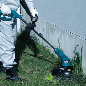 UR3000-1.jpg Makita UR3000 elektriskais trimmeris, 450W, 300mm