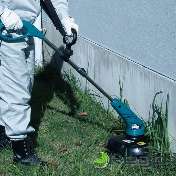 UR3000-1.jpg Makita UR3000 elektriskais trimmeris, 450W, 300mm