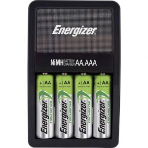 Energizer Maxi lādētājs AA/AAA ar 4 AA 2000mAh akumulatoriem